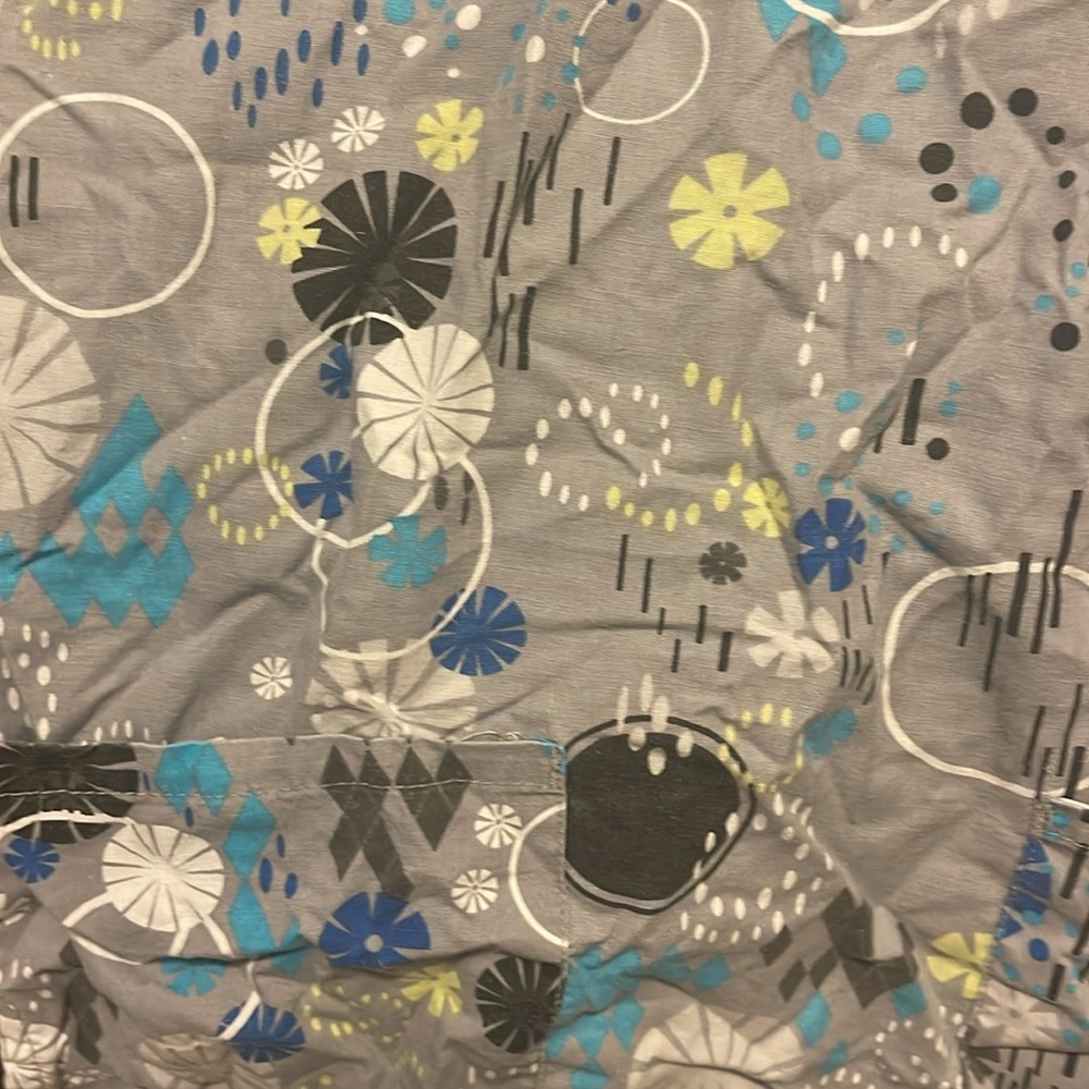 Scrub top - Picture 3 of 4
